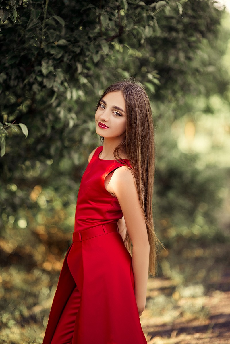 Детская фотосессия - Девочки в красном