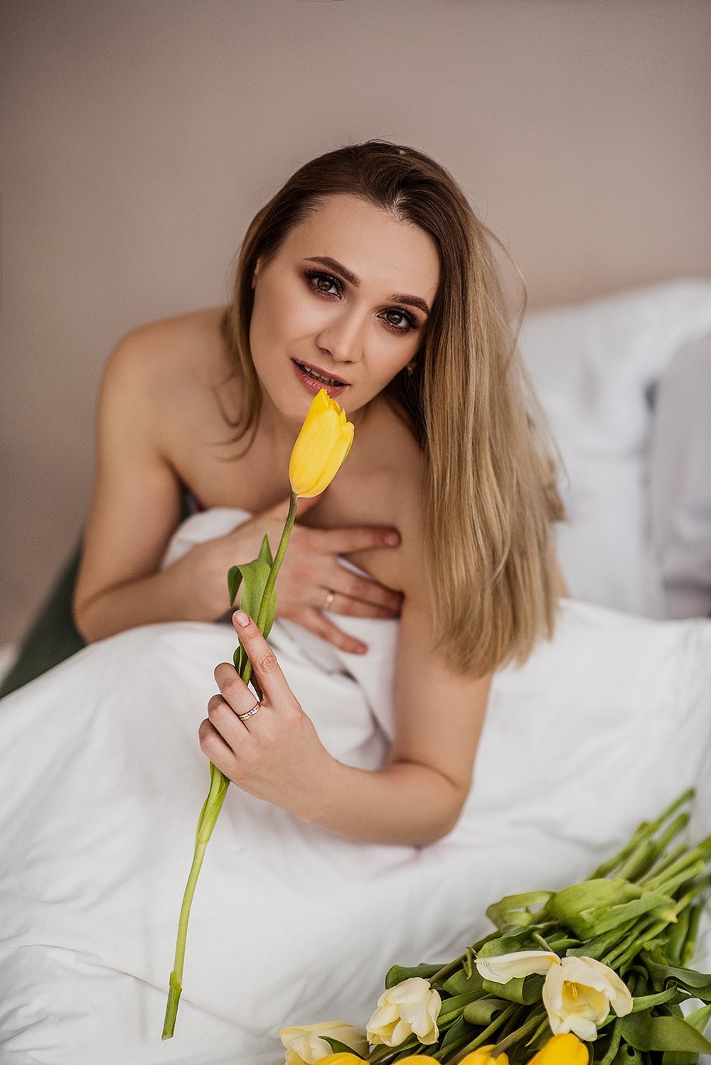 Женские портреты - Тюльпаны