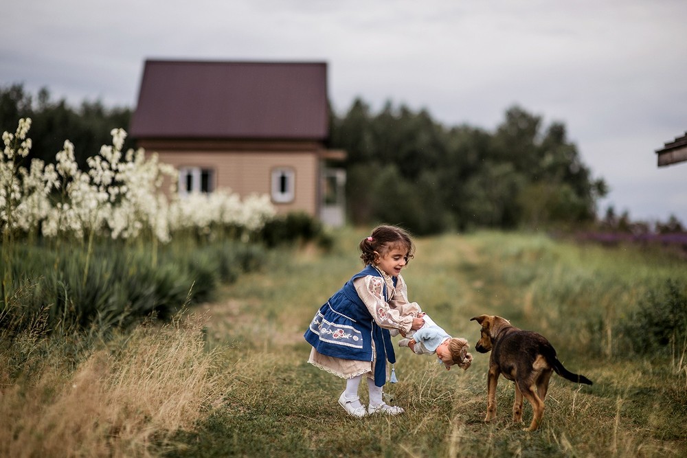 Детская фотосессия - Теона в лавандовом поле