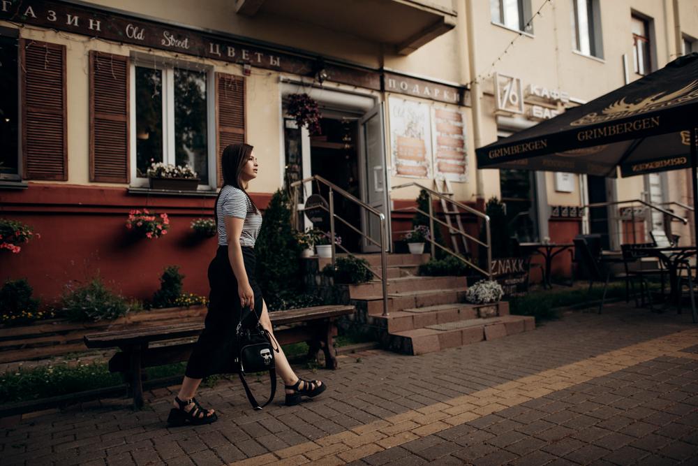 Женские портреты - Наташа в городе
