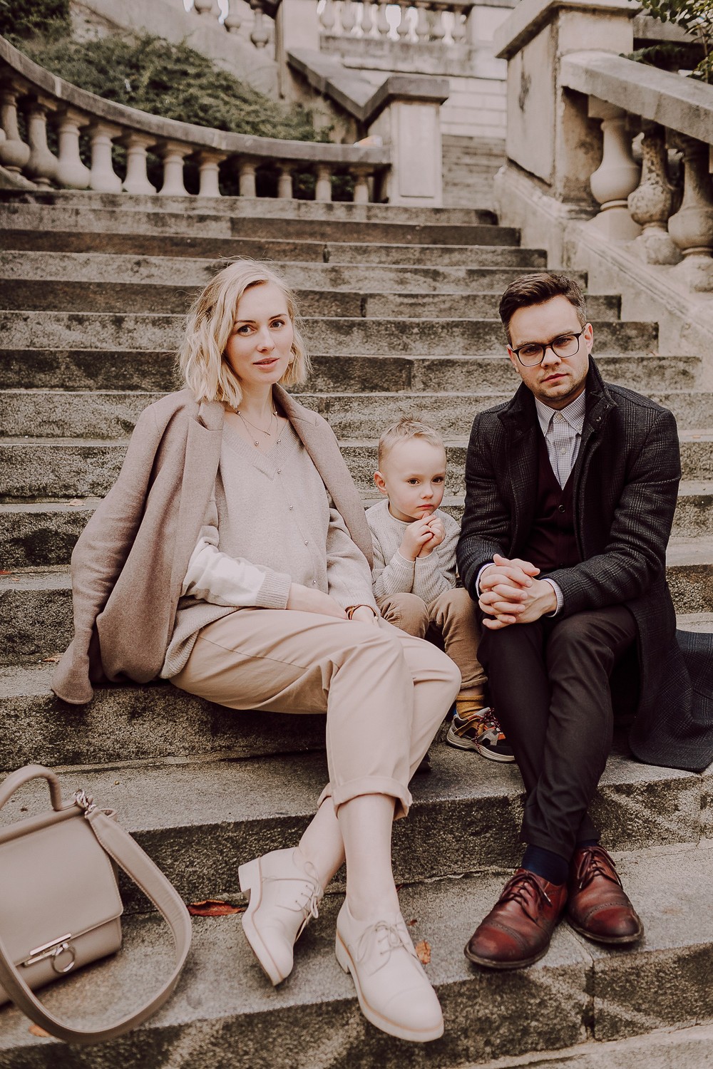 FAMILY IN PARIS