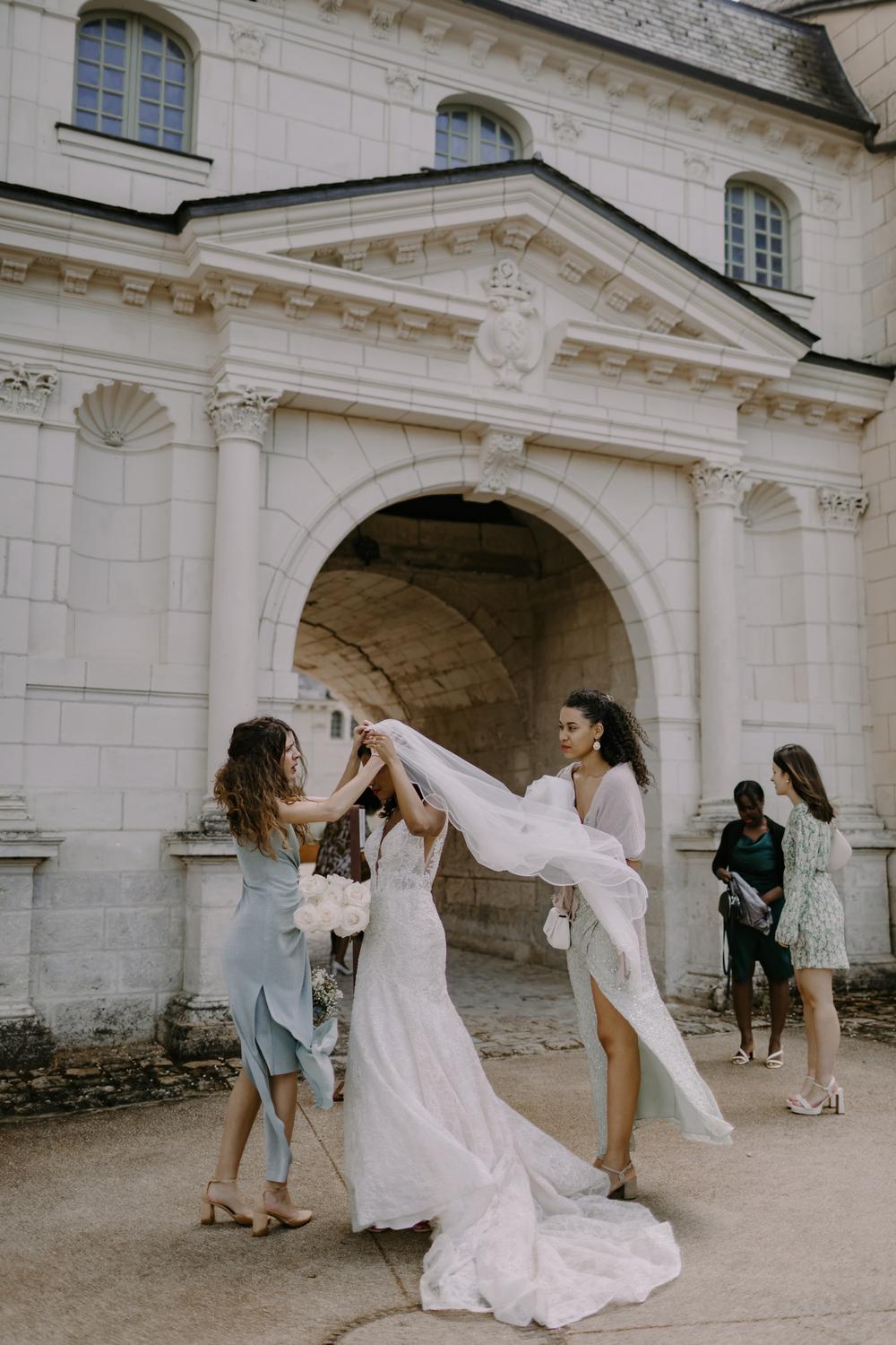 NAÏKÈ & CLÉMENT