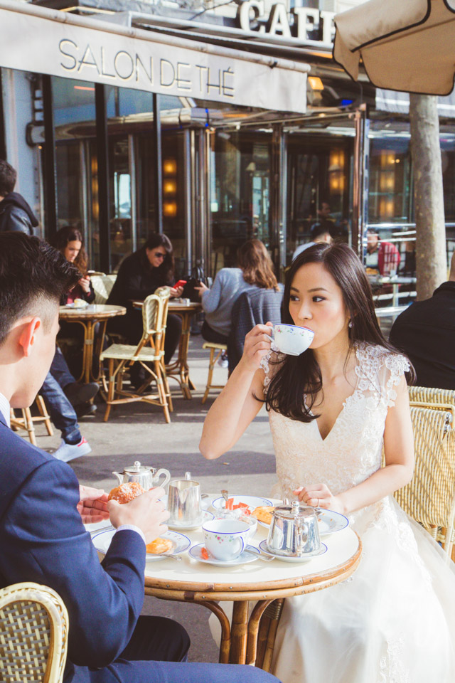 paris cafe photo session by Daria Lorman Photography