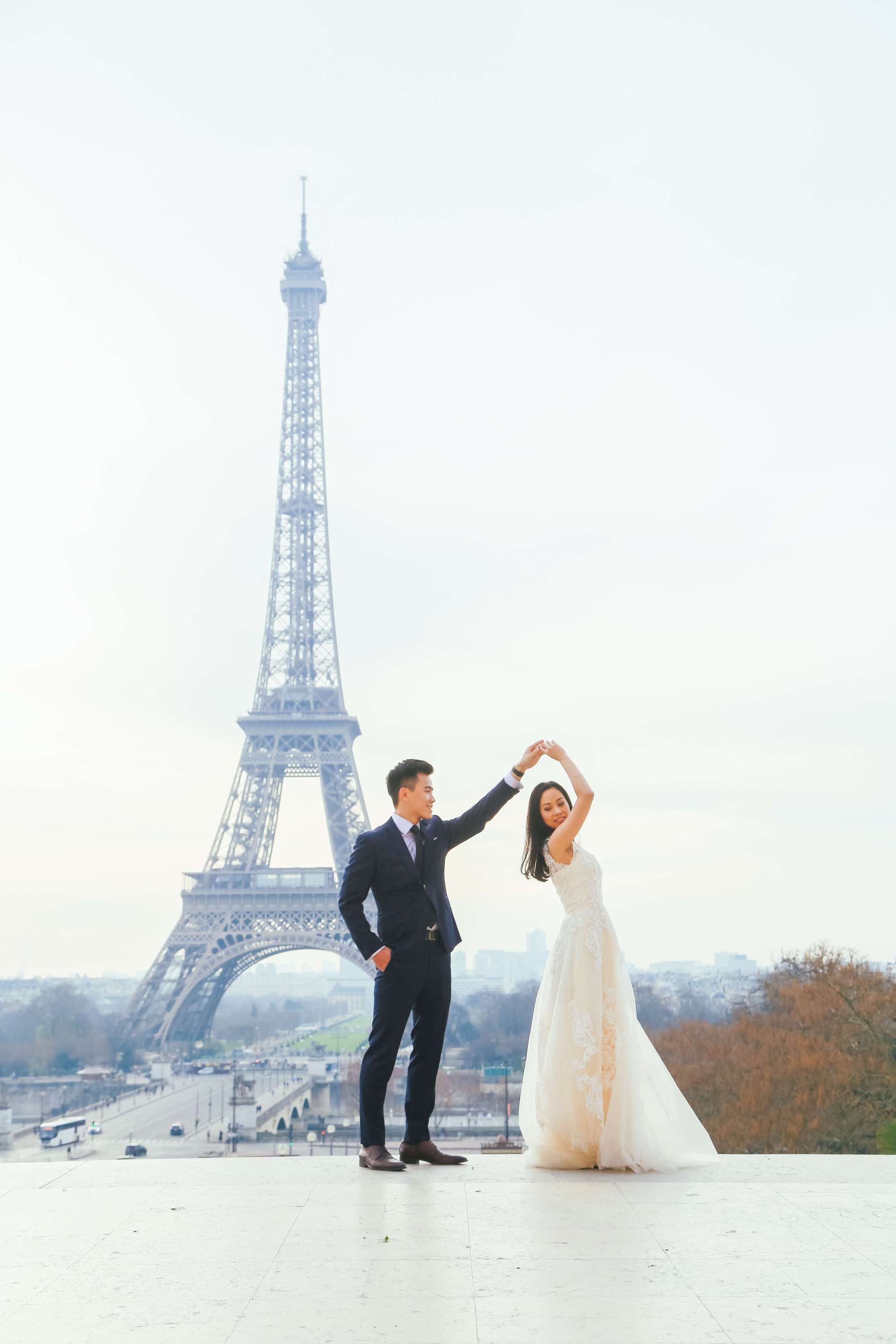 Engagement photo session in Paris at the Eiffel tower