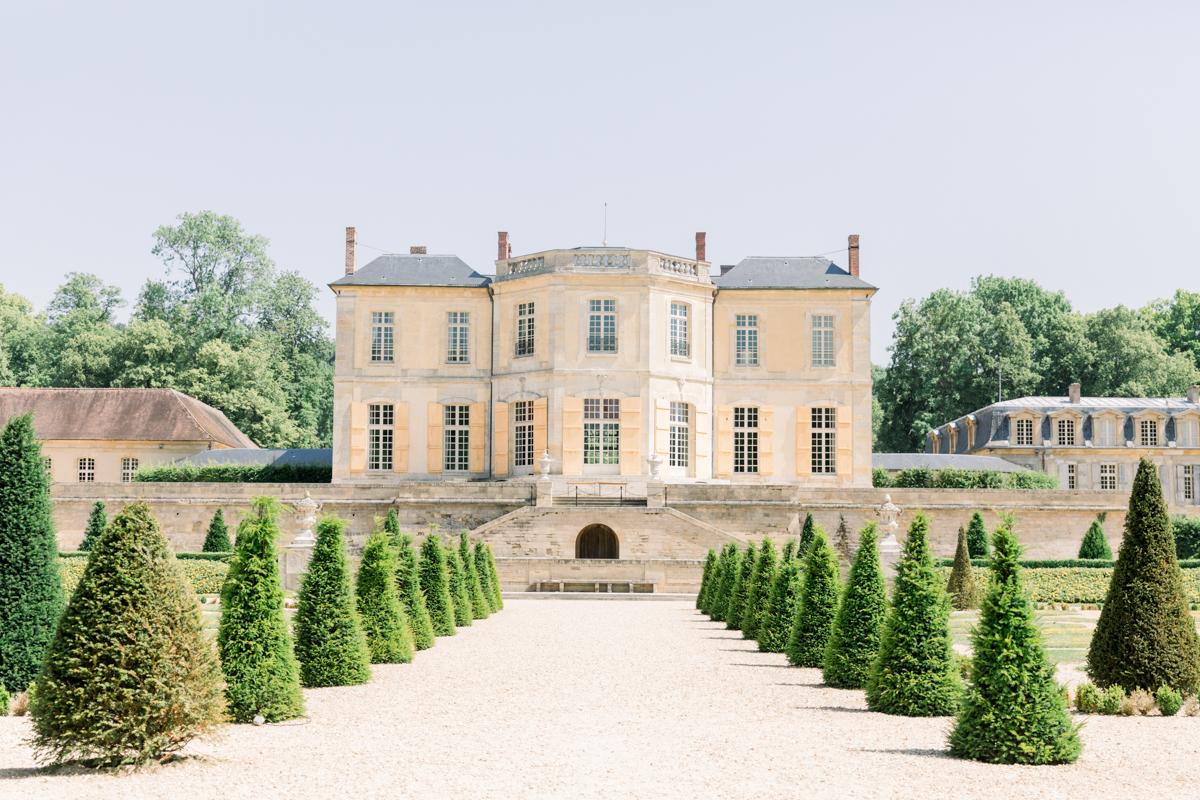 Chateau de Villette Paris wedding venue by Daria Lorman Photography