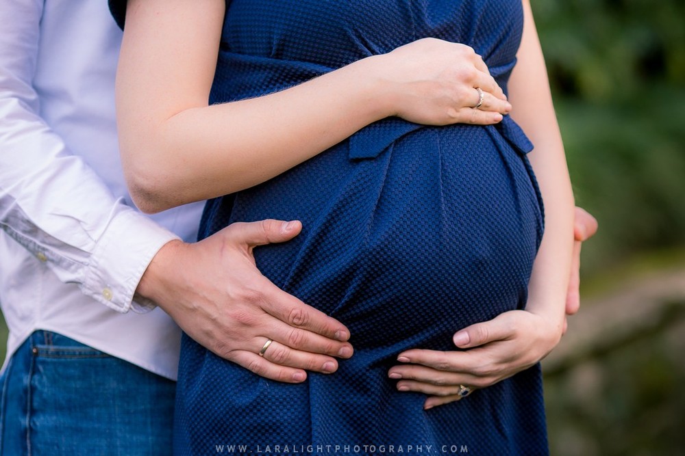 Camellia Gardens maternity photoshoot