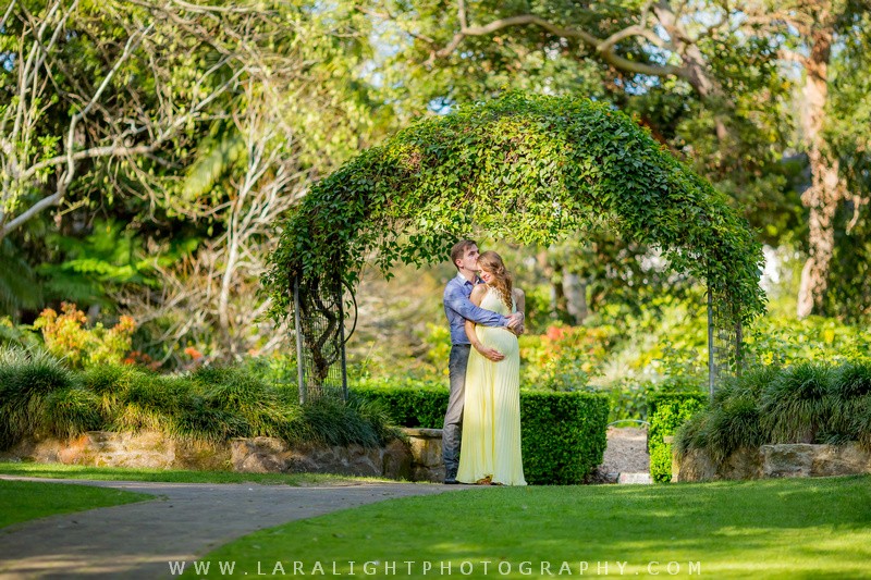 MATERNITY | Daria and Alex | Camellia Gardens Maternity Photography