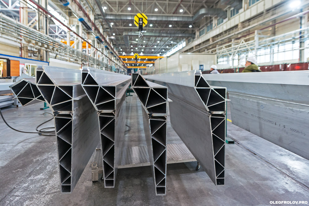 Производство скоростных поездов Ласточка компании Siemens, Моторвагонное депо скоростных поездов Ласточка, промышленный репортаж с предприятия, вагоностроительный завод в Екатеринбурге, железнодорожный транспорт, скоростные поезда, железная дорога,  Промышленная фотосъемка завода Уральские локомотивы, железнодорожный транспорт, локомотив, электричка, Ласточка, поезд, железная дорога, производство поездов, производство локомотивов, репортаж на заводе, Екатеринбург, поезда сименс, поезда ласточка, скоростной поезд, рекламная фотосъемка поезда, подвижной состав, сборочный конвейер, сборка проездов, вагоны сименс, вагоны ласточка,  новые поезда, фотосъемка поездов, промышленный фотограф Екатеринбурга, Промышленный репортаж, Производственный репортаж, Репортажно-постановочная фотосъёмка на производстве, постановочная фотосъемка промышленности, промышленный фотограф, промышленная съемка, промышленная аэросъемка, промышленная фотография, промышленность, фотограф промышленности, фотограф промышленных объектов, фотосъемка рабочего процесса, фотосъемка завода, аэросъемка атомной станции, аэросъемка промышленно предприятия, промышленная съемка строительного объекта,   