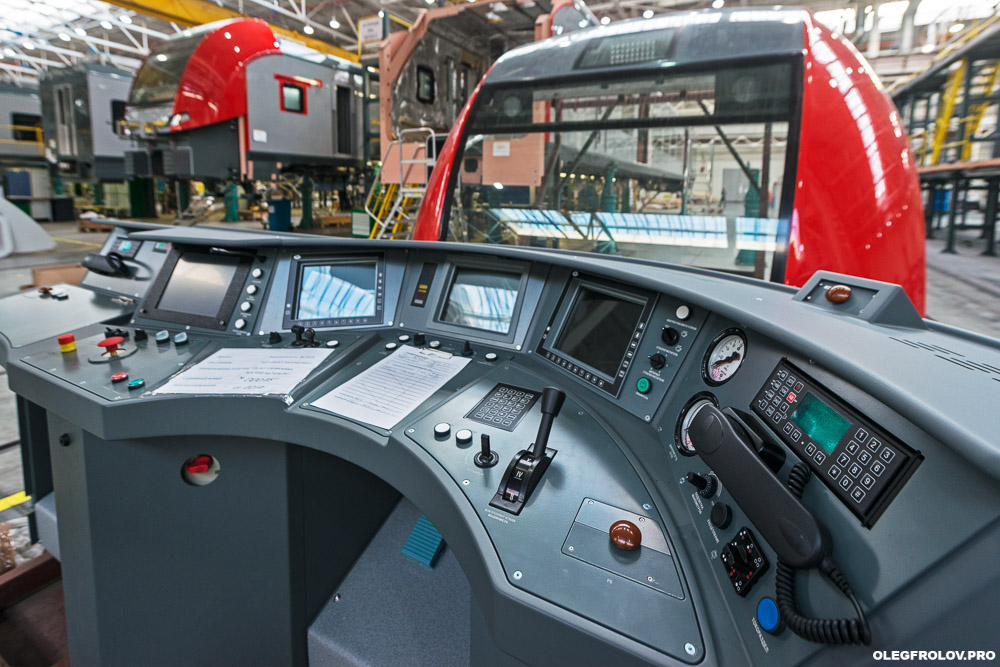 Производство скоростных поездов Ласточка компании Siemens, Моторвагонное депо скоростных поездов Ласточка, промышленный репортаж с предприятия, вагоностроительный завод в Екатеринбурге, железнодорожный транспорт, скоростные поезда, железная дорога,  Промышленная фотосъемка завода Уральские локомотивы, железнодорожный транспорт, локомотив, электричка, Ласточка, поезд, железная дорога, производство поездов, производство локомотивов, репортаж на заводе, Екатеринбург, поезда сименс, поезда ласточка, скоростной поезд, рекламная фотосъемка поезда, подвижной состав, сборочный конвейер, сборка проездов, вагоны сименс, вагоны ласточка,  новые поезда, фотосъемка поездов, промышленный фотограф Екатеринбурга, Промышленный репортаж, Производственный репортаж, Репортажно-постановочная фотосъёмка на производстве, постановочная фотосъемка промышленности, промышленный фотограф, промышленная съемка, промышленная аэросъемка, промышленная фотография, промышленность, фотограф промышленности, фотограф промышленных объектов, фотосъемка рабочего процесса, фотосъемка завода, аэросъемка атомной станции, аэросъемка промышленно предприятия, промышленная съемка строительного объекта,   