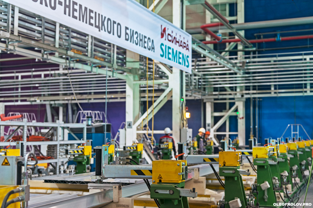 Производство скоростных поездов Ласточка компании Siemens, Моторвагонное депо скоростных поездов Ласточка, промышленный репортаж с предприятия, вагоностроительный завод в Екатеринбурге, железнодорожный транспорт, скоростные поезда, железная дорога,  Промышленная фотосъемка завода Уральские локомотивы, железнодорожный транспорт, локомотив, электричка, Ласточка, поезд, железная дорога, производство поездов, производство локомотивов, репортаж на заводе, Екатеринбург, поезда сименс, поезда ласточка, скоростной поезд, рекламная фотосъемка поезда, подвижной состав, сборочный конвейер, сборка проездов, вагоны сименс, вагоны ласточка,  новые поезда, фотосъемка поездов, промышленный фотограф Екатеринбурга, Промышленный репортаж, Производственный репортаж, Репортажно-постановочная фотосъёмка на производстве, постановочная фотосъемка промышленности, промышленный фотограф, промышленная съемка, промышленная аэросъемка, промышленная фотография, промышленность, фотограф промышленности, фотограф промышленных объектов, фотосъемка рабочего процесса, фотосъемка завода, аэросъемка атомной станции, аэросъемка промышленно предприятия, промышленная съемка строительного объекта,   
