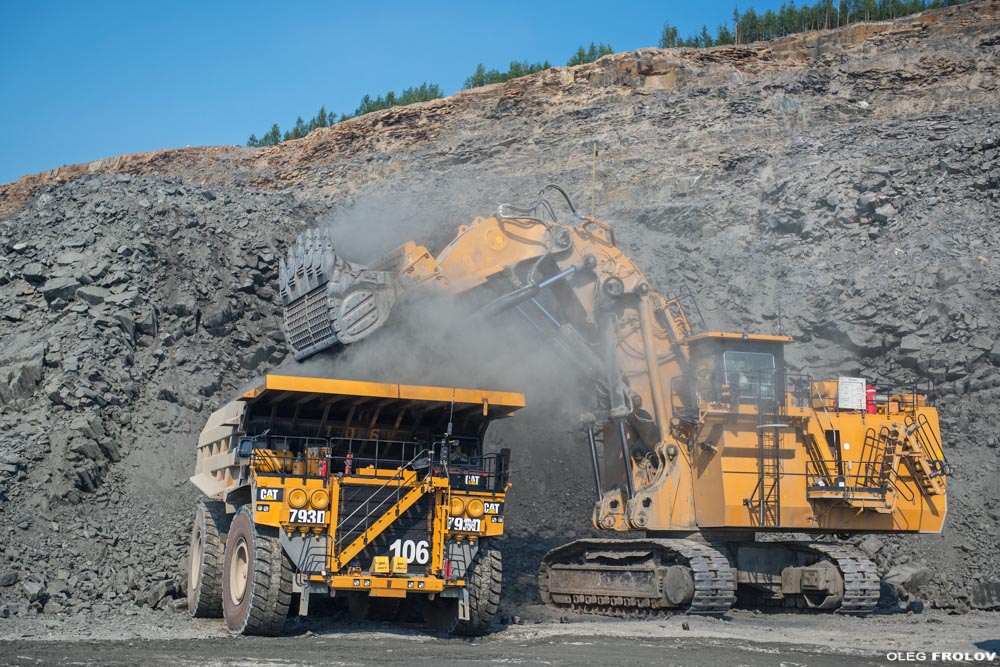 индустриальный фотограф Олег Фролов, Рекламная съёмка карьерной техники CATERPILLAR, промышленная фотосъемка, Производство и автомобили, фотограф CATERPILLAR, съемка на карьере, промышленный фотограф Олег Фролов, фотосъемка автомобилей, промышленная аэросъемка, аэрофотосъемка, индустриальный фотограф, производственная съемка, аэровидеосъемка, рекламная съемка автомобилей, официальной фотограф автомобилей, CATERPILLAR на карьере, самосвалы на карьере, экскаваторы CAT на карьере, 