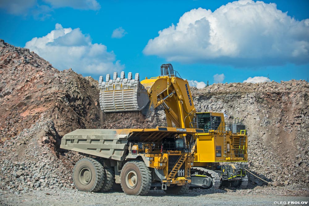 Погрузка, Рекламная съёмка карьерной техники CATERPILLAR, промышленная фотосъемка, Производство и автомобили, фотограф CATERPILLAR, съемка на карьере, промышленный фотограф Олег Фролов, фотосъемка автомобилей, промышленная аэросъемка, аэрофотосъемка, индустриальный фотограф, производственная съемка, аэровидеосъемка, рекламная съемка автомобилей, официальной фотограф автомобилей, CATERPILLAR на карьере, самосвалы на карьере, экскаваторы CAT на карьере, 