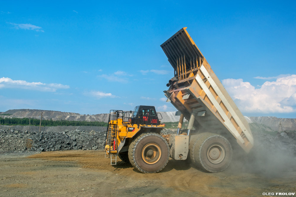 Рекламная съёмка карьерной техники CATERPILLAR, промышленная фотосъемка, Производство и автомобили, фотограф CATERPILLAR, съемка на карьере, промышленный фотограф Олег Фролов, фотосъемка автомобилей, промышленная аэросъемка, аэрофотосъемка, индустриальный фотограф, производственная съемка, аэровидеосъемка, рекламная съемка автомобилей, официальной фотограф автомобилей, CATERPILLAR на карьере, самосвалы на карьере, экскаваторы CAT на карьере, 