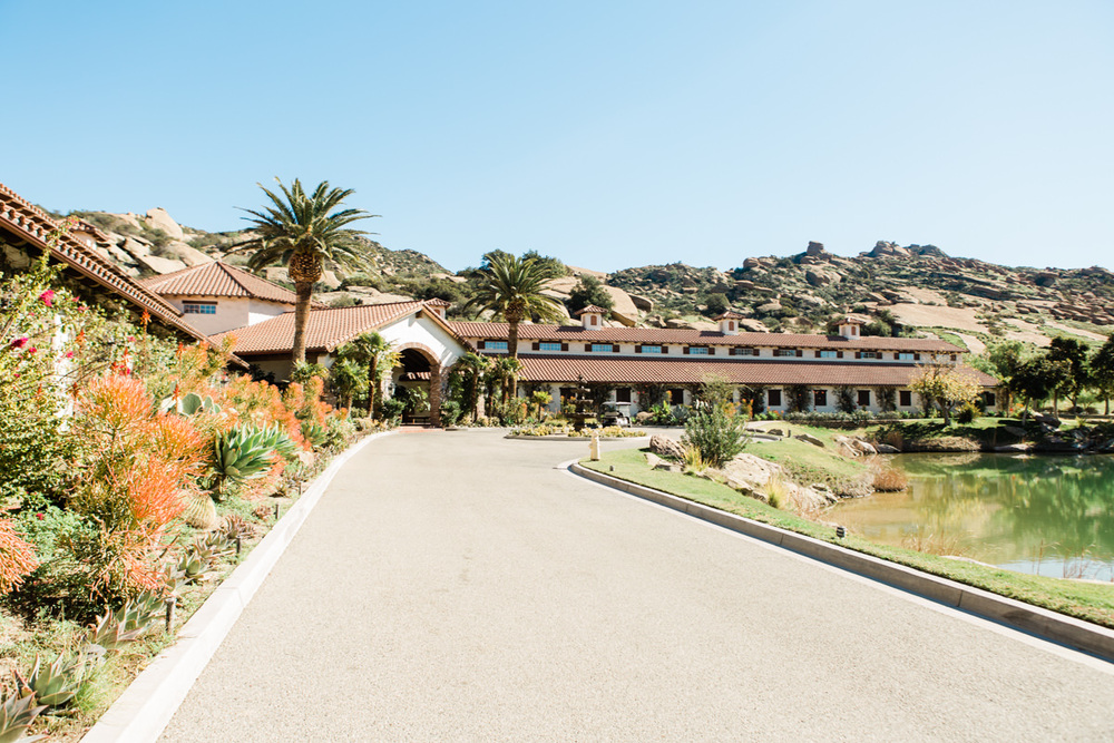 Hummingbird Nest Ranch Barn