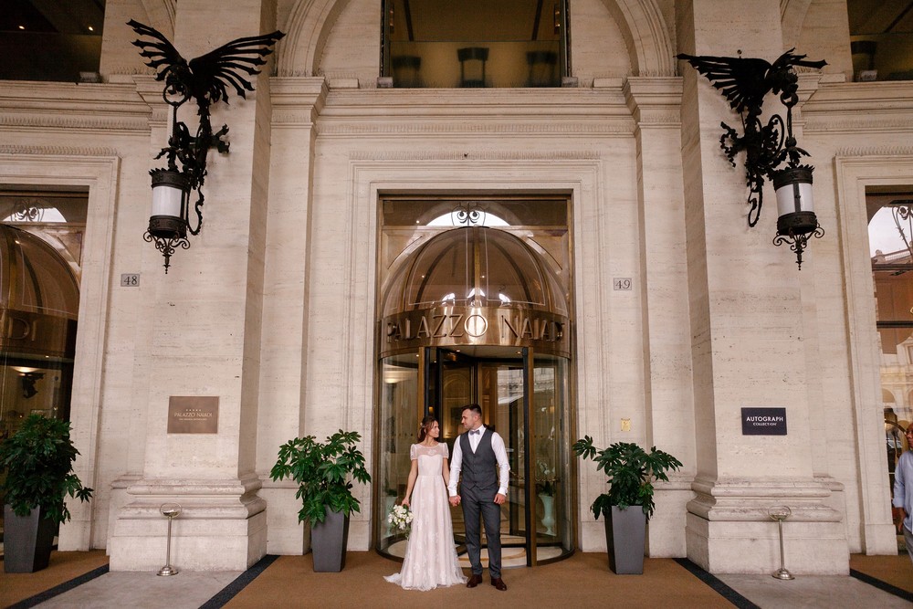 ELOPEMENT, ROME