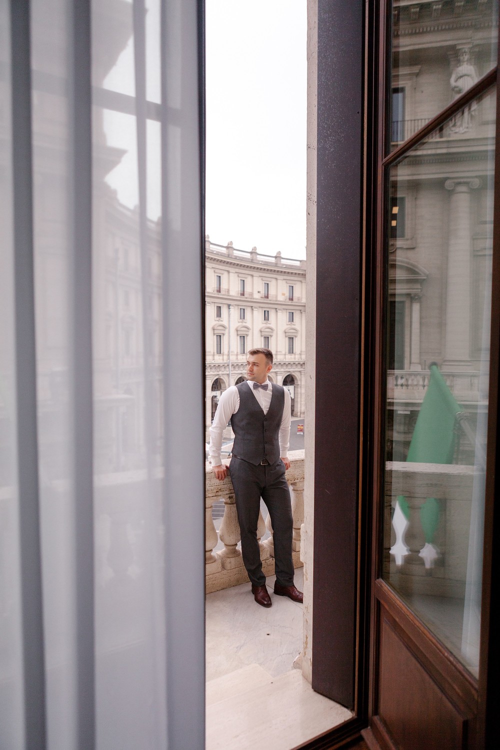 ELOPEMENT, ROME