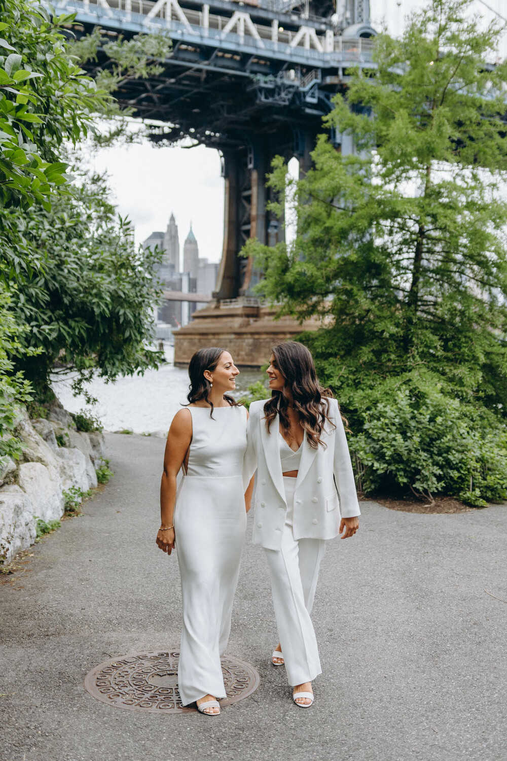 Danielle \u0026 Gillian | Dumbo, image size:1000x1500