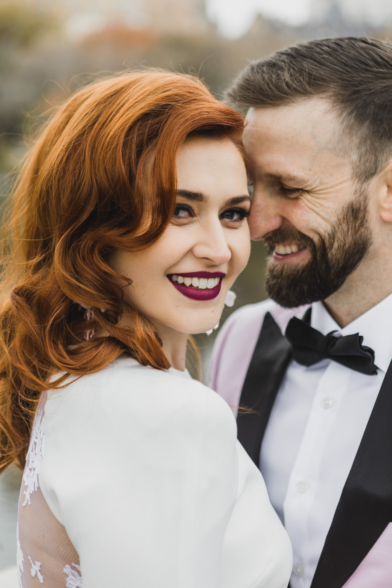 Portrait of Aussie bride and groom during their elopement wedding day in Central Park. Manhattan, NY