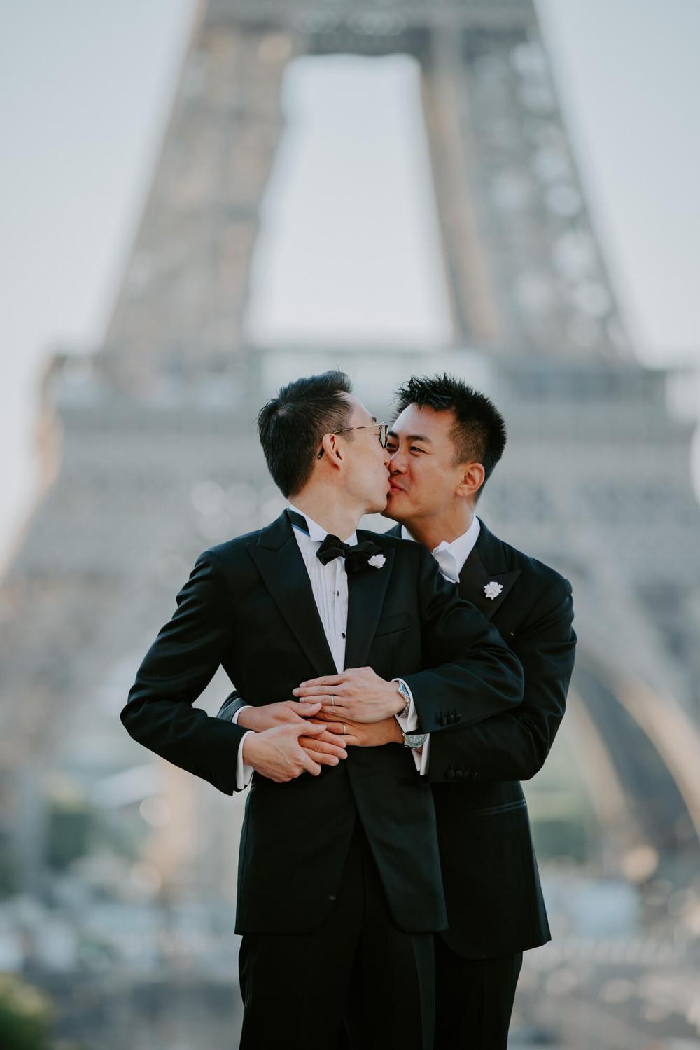 Gay friendly photographer in Paris | LGBT elopements