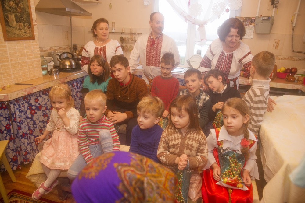 Празднование Новолетия. 25 декабря. Детский праздник и колядные вечорки.