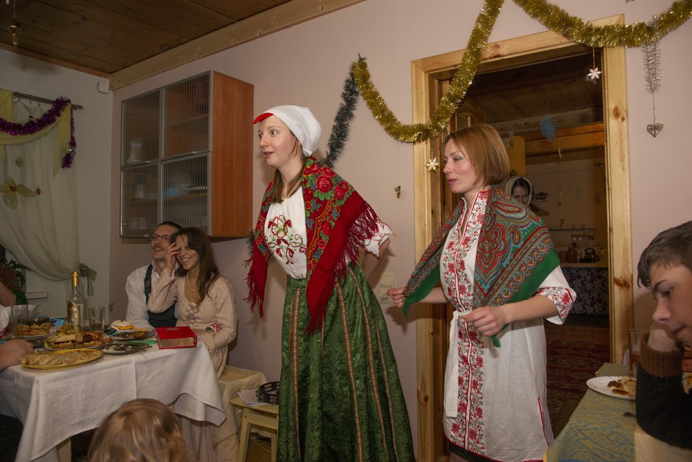 Празднование Новолетия. 25 декабря. Детский праздник и колядные вечорки.