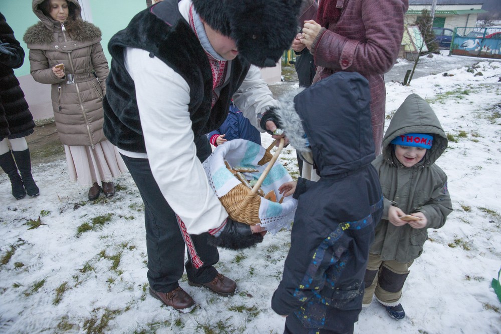 Празднование Новолетия. 25 декабря. Детский праздник и колядные вечорки.